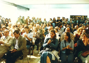 Publico-en-presentación-América XXI-Buenos-Aires-mayo-de-2002-psd